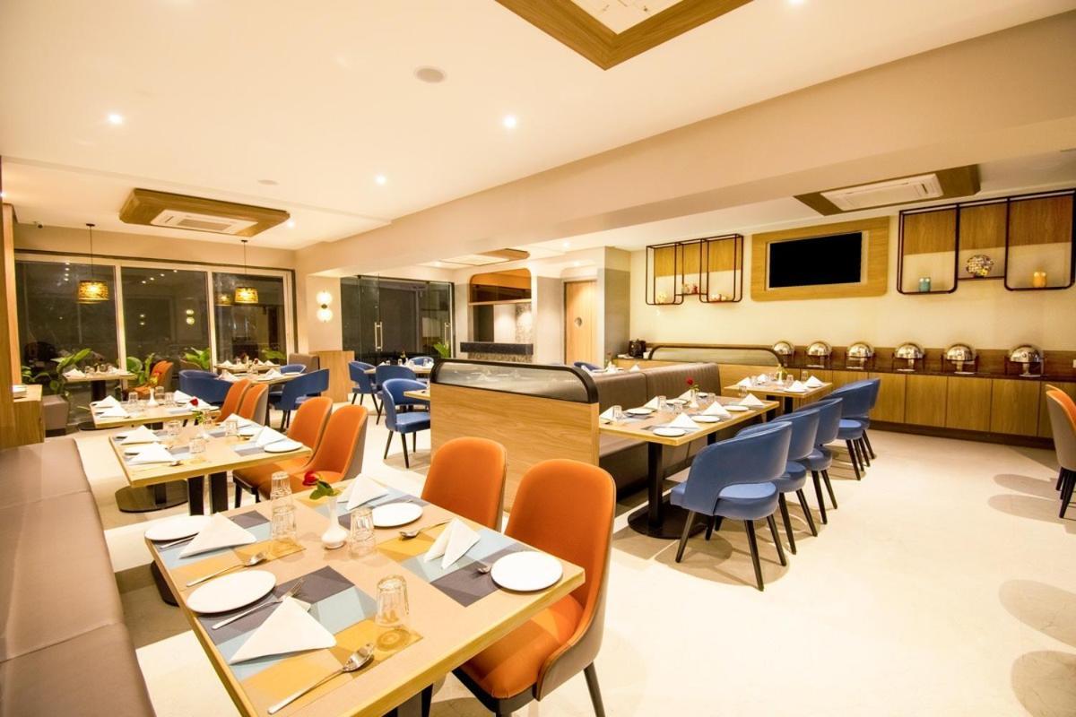 Meritas Aura Resort ロナバラ エクステリア 写真