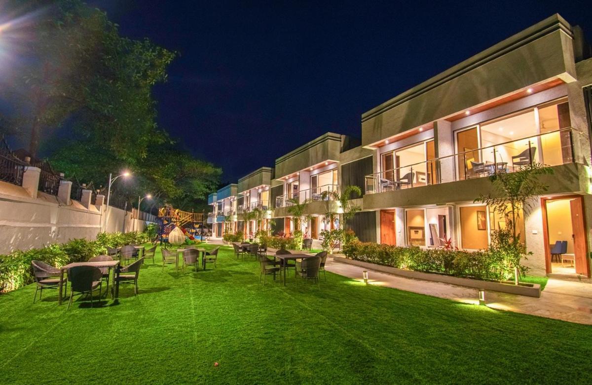 Meritas Aura Resort ロナバラ エクステリア 写真