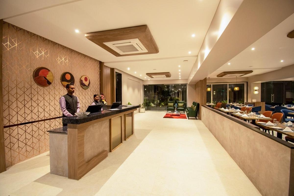 Meritas Aura Resort ロナバラ エクステリア 写真
