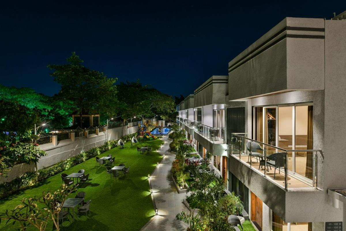 Meritas Aura Resort ロナバラ エクステリア 写真