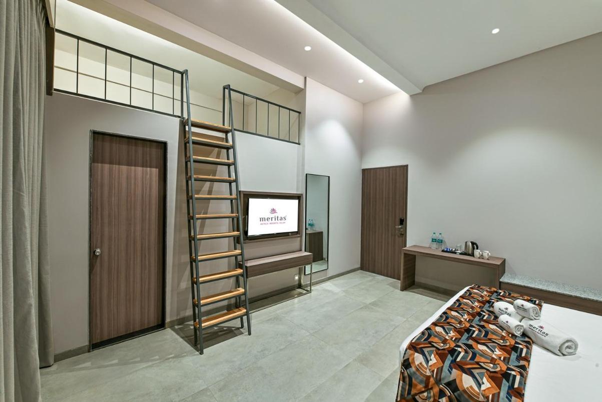 Meritas Aura Resort ロナバラ エクステリア 写真