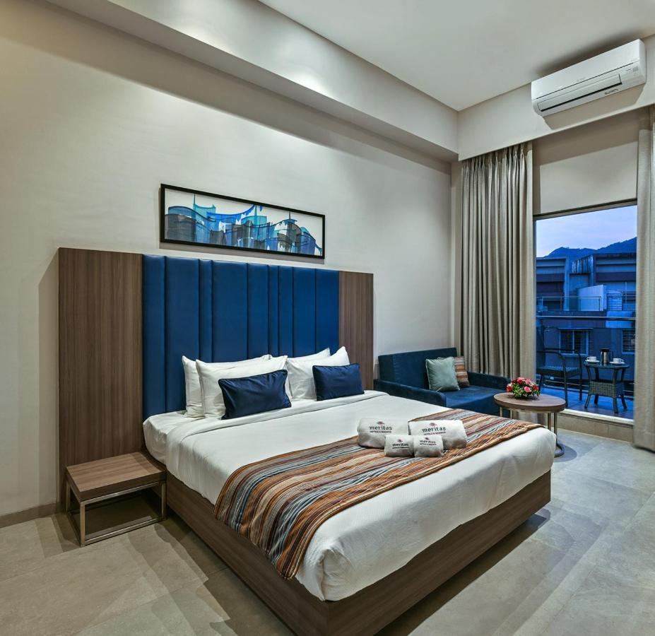 Meritas Aura Resort ロナバラ エクステリア 写真